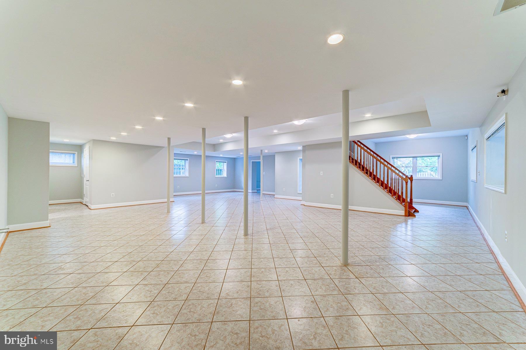 702 Ninovan Road Southeast Vienna, VA 22180 - Photo 91 of 115 Gallery Image 91
