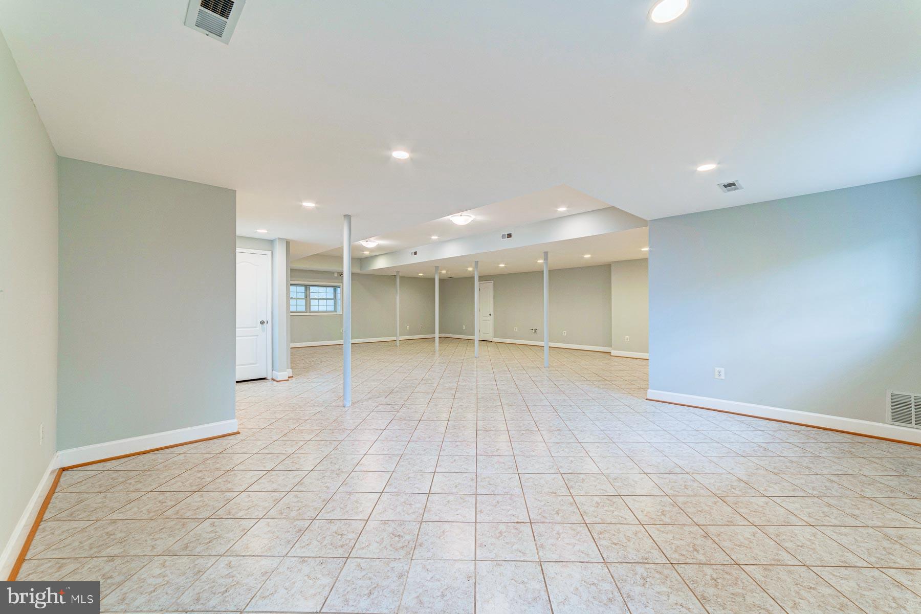 702 Ninovan Road Southeast Vienna, VA 22180 - Photo 93 of 115 Gallery Image 93
