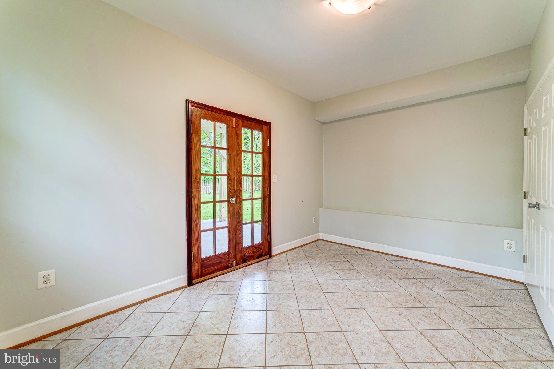 702 Ninovan Road Southeast Vienna, VA 22180 - Photo 95 of 115 Gallery Image 95
