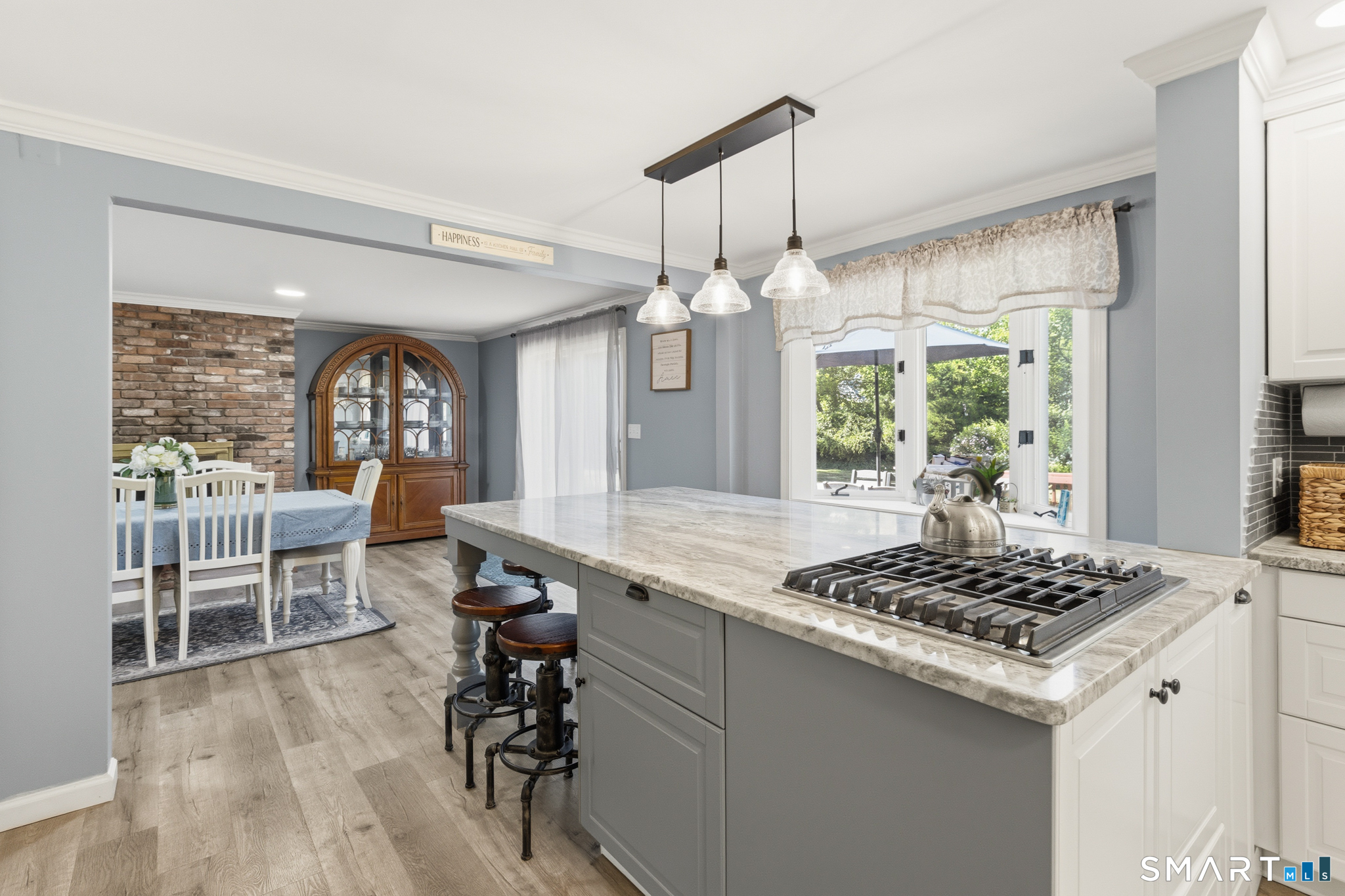 169 Tom Swamp Road Hamden, CT 06518 - Photo 6 of 40