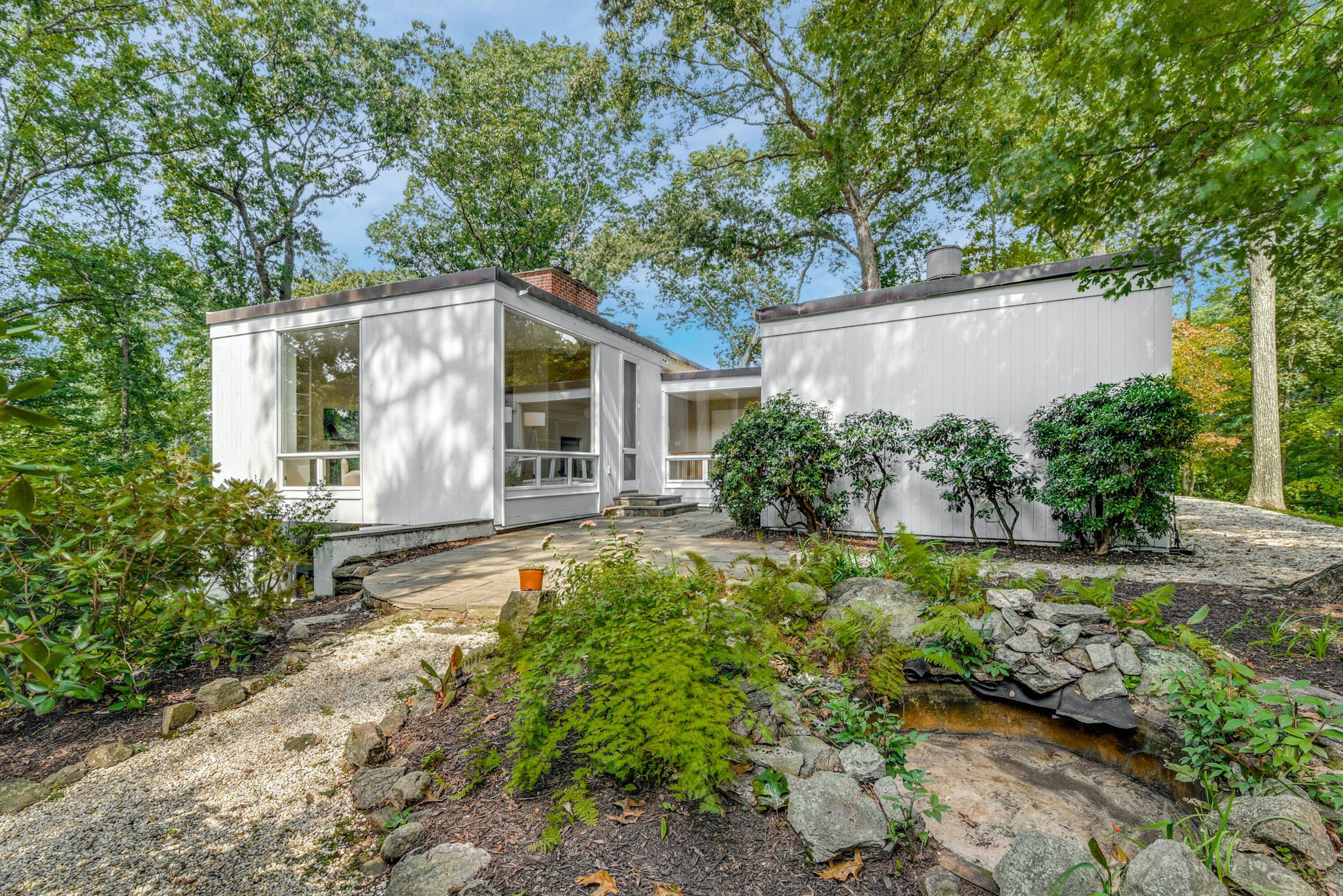 31 Chichester Road New Canaan, CT 06840 - Photo 5 of 30 027-395264-DSC_2960_HDR