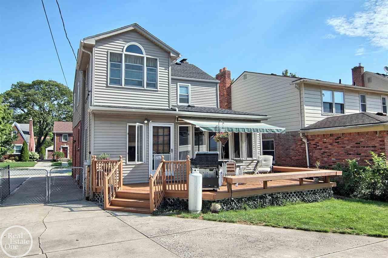 1609 Hampton Road Grosse Pointe, MI 48236 - Photo 29 of 30 31301662-28.JPG