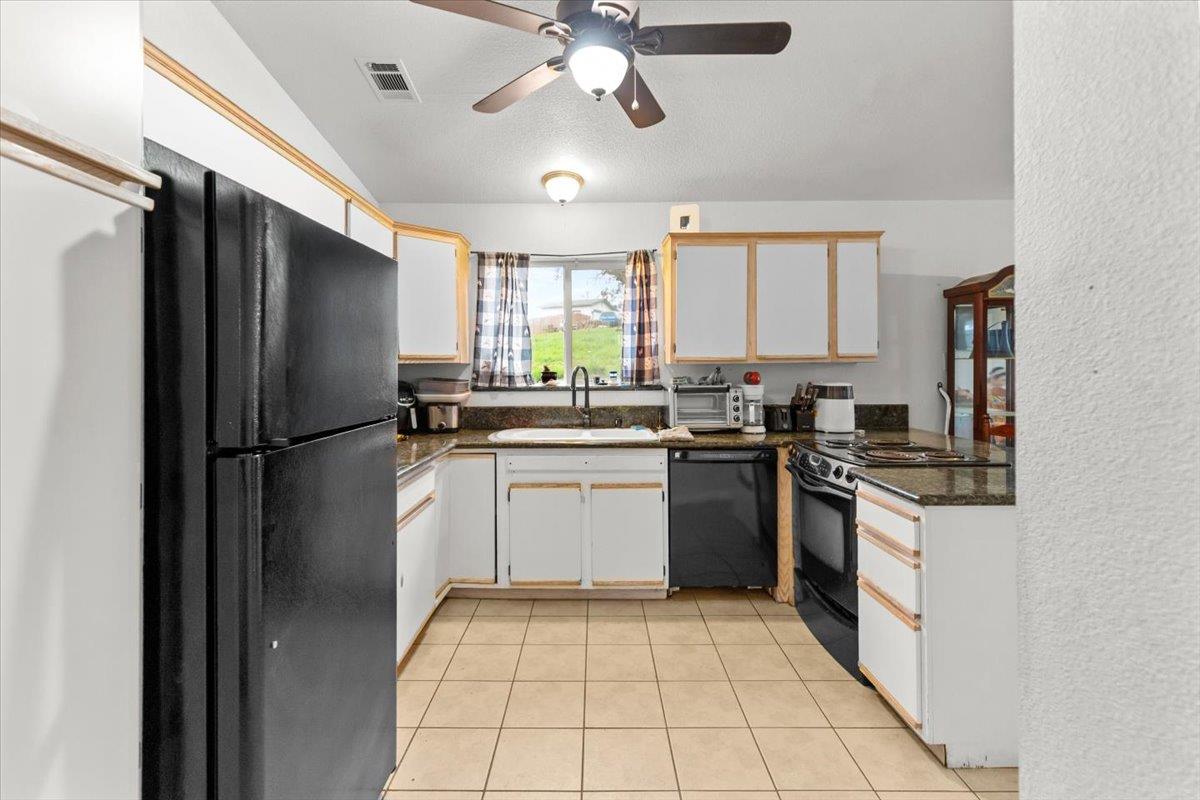 4040 Flint Trail Copperopolis, CA 95228 - Photo 12 of 36