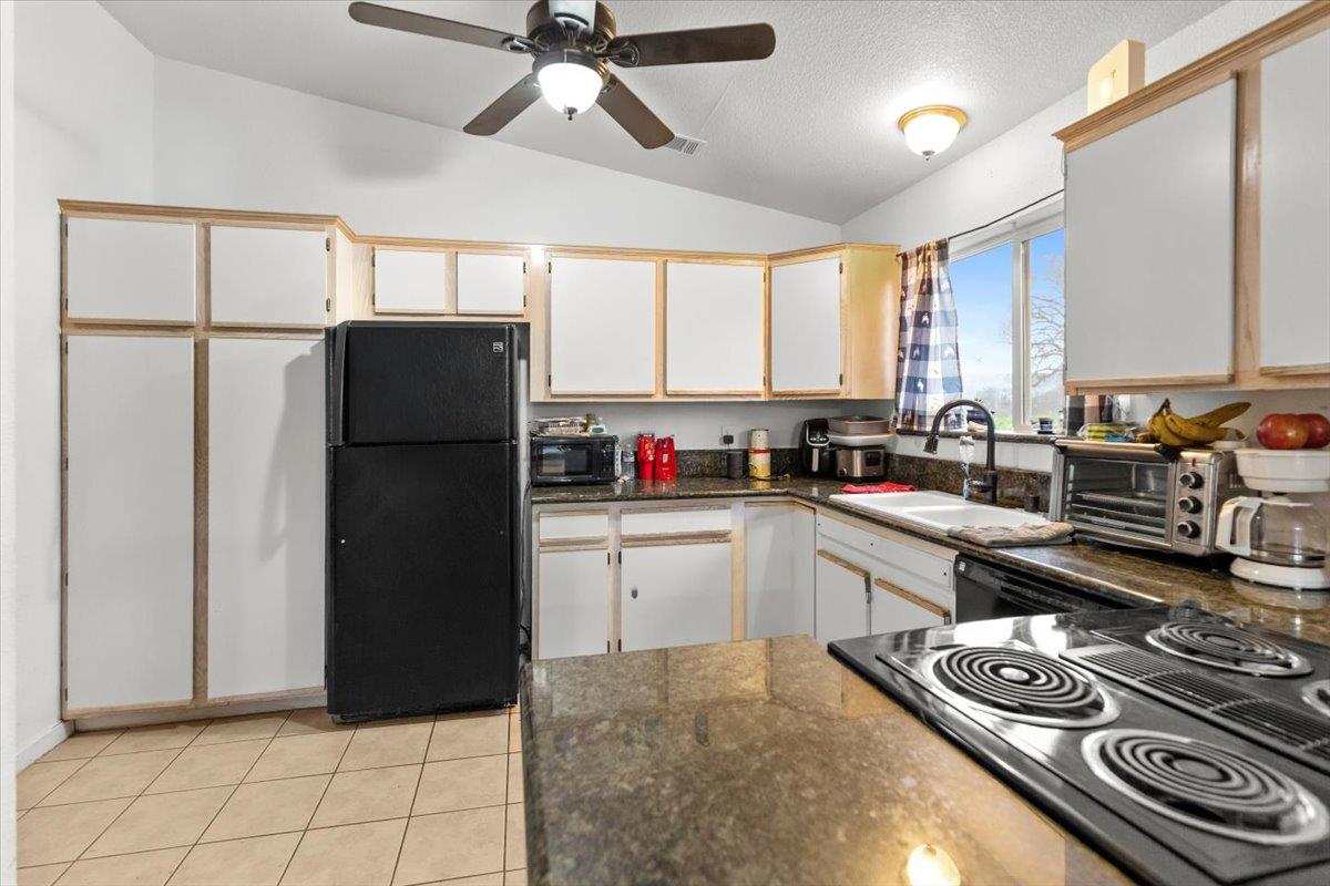 4040 Flint Trail Copperopolis, CA 95228 - Photo 15 of 36