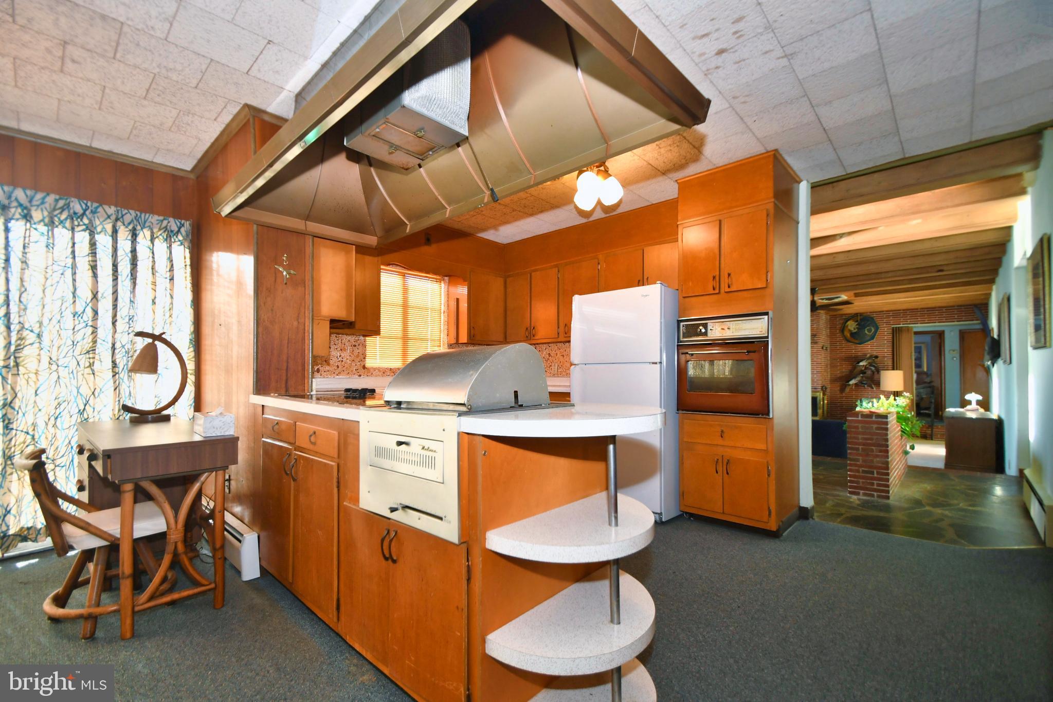 610 Otter Point Road Abingdon, MD 21009 - Photo 13 of 35 STEP-SAVER KITCHEN / Range Hood.