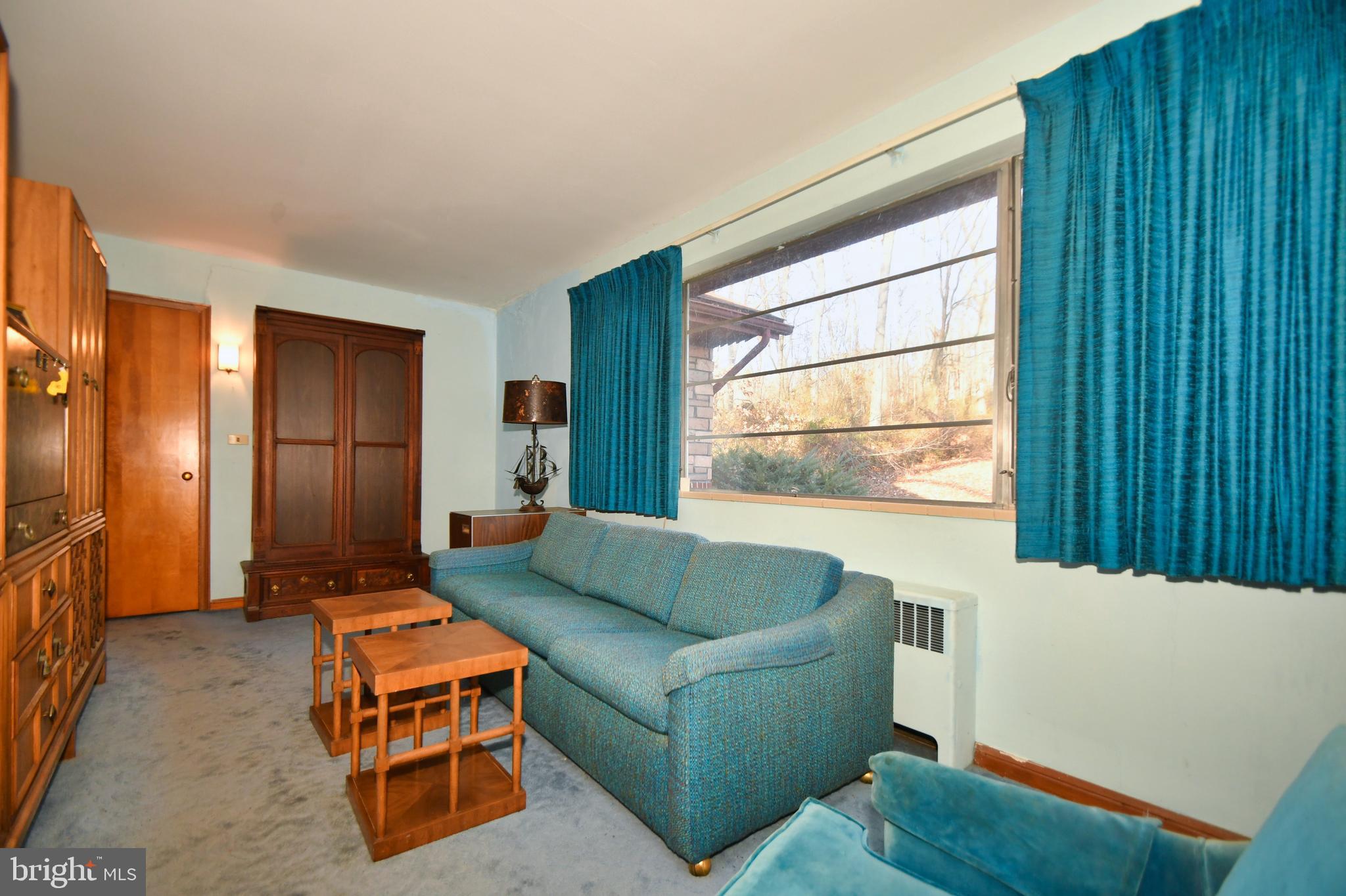 610 Otter Point Road Abingdon, MD 21009 - Photo 21 of 35 Look out the window. See who is coming to Dinner.