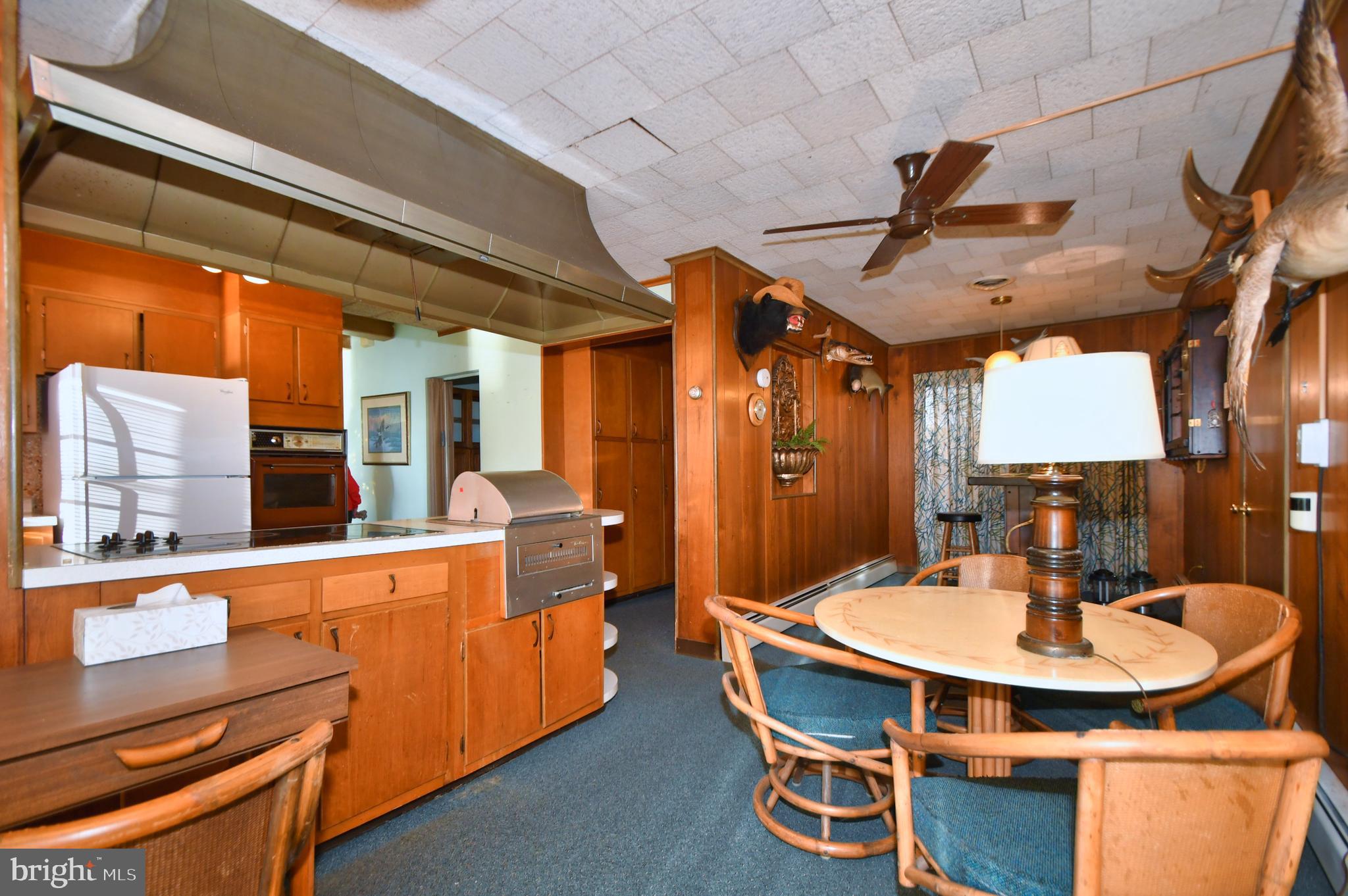 610 Otter Point Road Abingdon, MD 21009 - Photo 9 of 35 Have breakfast, play games & keep the cook company