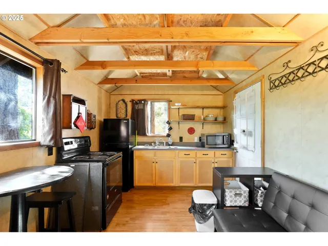 $460,000 | 311 Spaulding Avenue, Brownsville, OR 97327