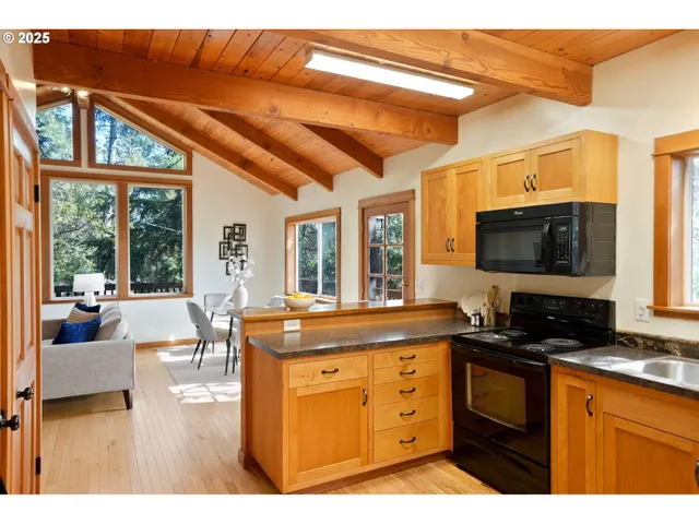 $460,000 | 311 Spaulding Avenue, Brownsville, OR 97327