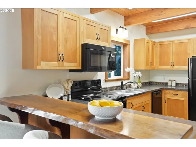 $460,000 | 311 Spaulding Avenue, Brownsville, OR 97327