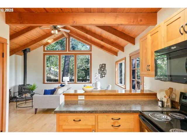 $460,000 | 311 Spaulding Avenue, Brownsville, OR 97327