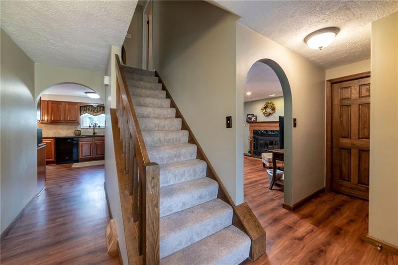 223 Ridgeview Drive Wexford, PA 15090 - Photo 2 of 25 Gallery Image 2