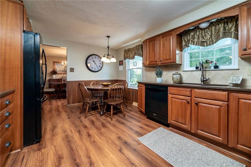 223 Ridgeview Drive Wexford, PA 15090 - Photo 3 of 25 Gallery Image 3