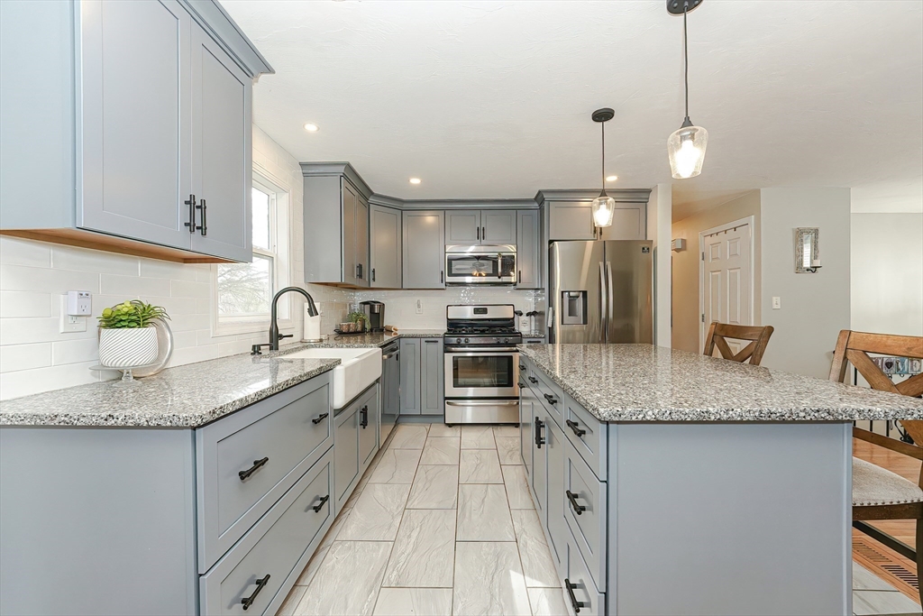 40 Wethersfield Road Bellingham, MA 02019 - Photo 6 of 30 Gallery Image 6
