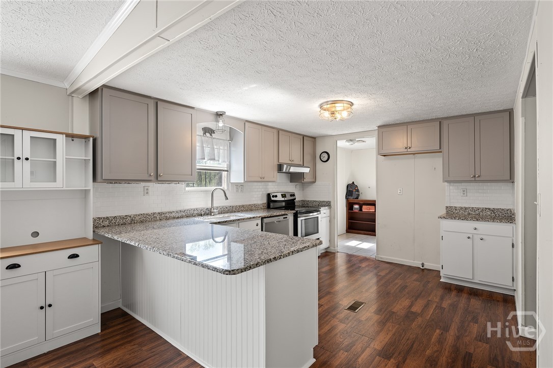 2206 Lem Edwards Road Colbert, GA 30628 - Photo 62 of 75 Cottage Kitchen