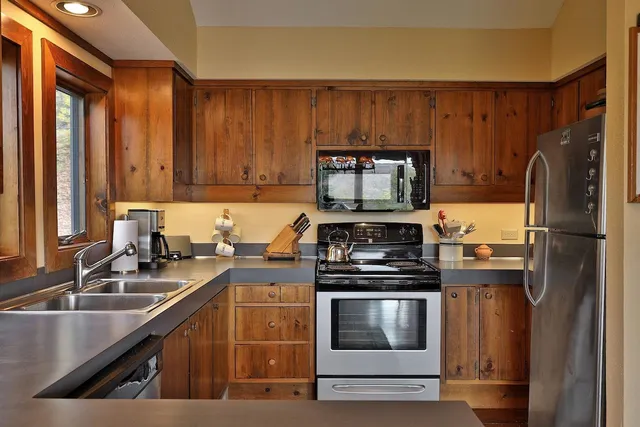 $715,000 | 760 East Ash Road, Plymouth, VT 05056