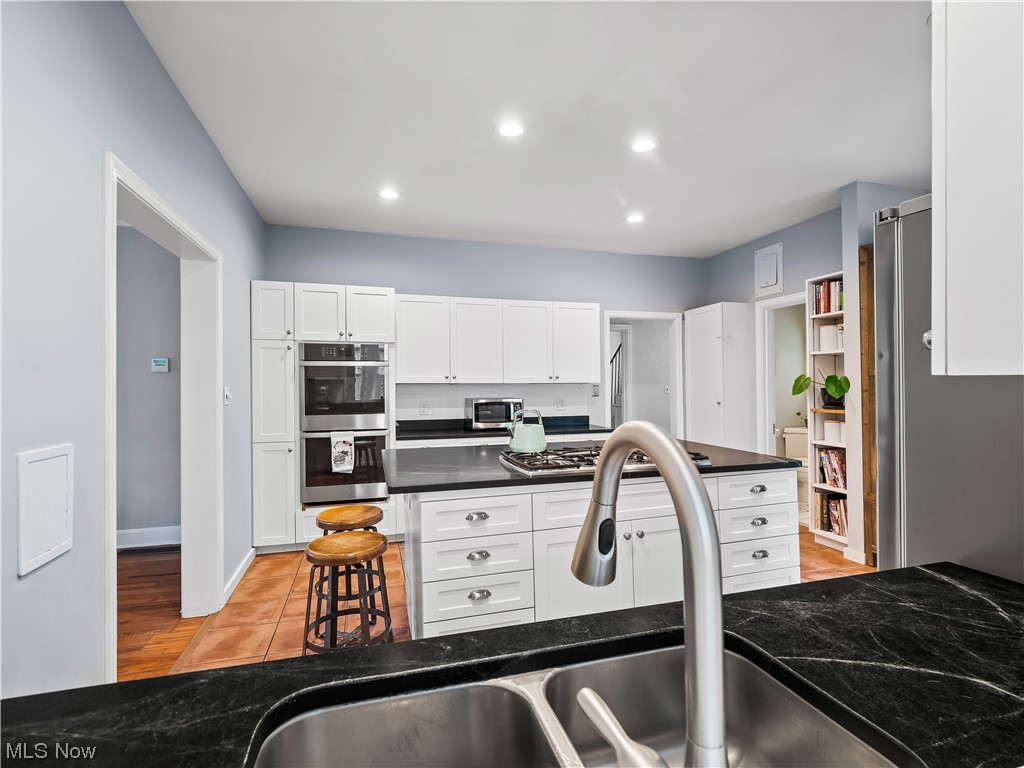 16729 Fernway Road Cleveland, OH 44120 - Photo 14 of 35 Gallery Image 14