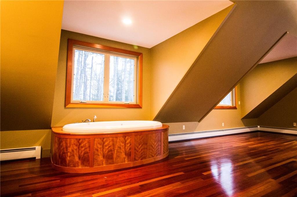 42 Patten Way Ellsworth, ME 04605 - Photo 17 of 19 Master Bath soaking tub.