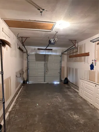 $2,300 | 26 Lyncrest Drive, Galveston, TX 77550
