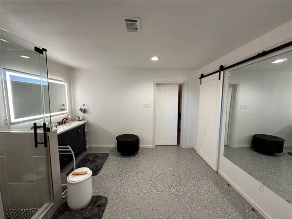 $2,300 | 26 Lyncrest Drive, Galveston, TX 77550