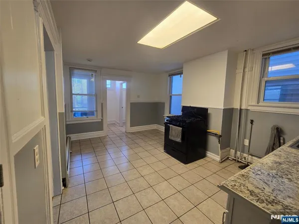 $2,200 | 162 Kearny Avenue, Unit 2, Kearny, NJ 07032