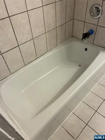 $2,200 | 162 Kearny Avenue, Unit 2, Kearny, NJ 07032