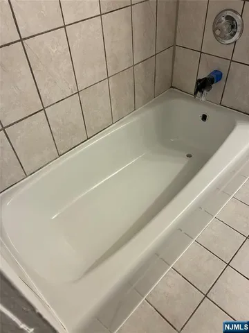 $2,400 | 162 Kearny Avenue, Unit 2, Kearny, NJ 07032