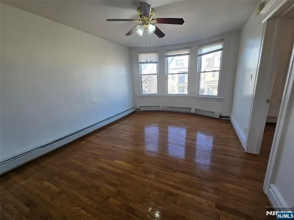 $2,200 | 162 Kearny Avenue, Unit 2, Kearny, NJ 07032
