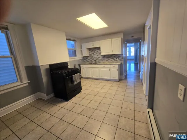 $2,400 | 162 Kearny Avenue, Unit 2, Kearny, NJ 07032