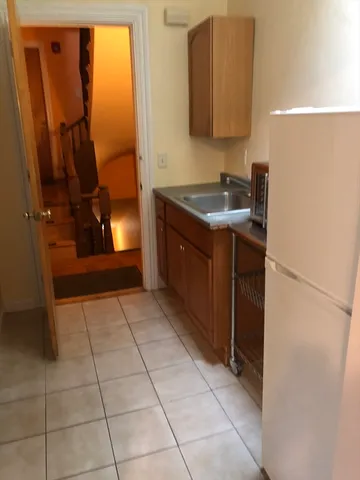 $2,000 | 1686 Massachusetts Avenue, Unit A, Cambridge, MA 02138