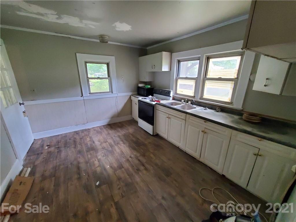 502 Queens Road Gastonia, NC 28052 - Photo 8 of 14 Gallery Image 8
