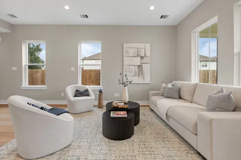 $349,900 | 2210 Mansfield Street, Houston, TX 77091