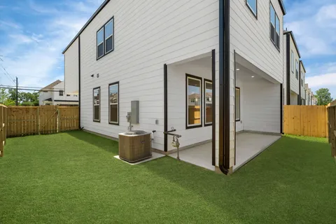 $349,900 | 2210 Mansfield Street, Houston, TX 77091