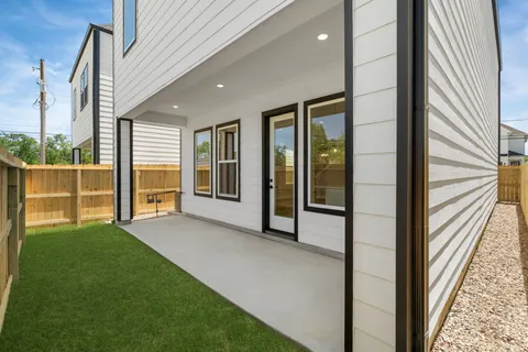 $349,900 | 2210 Mansfield Street, Houston, TX 77091