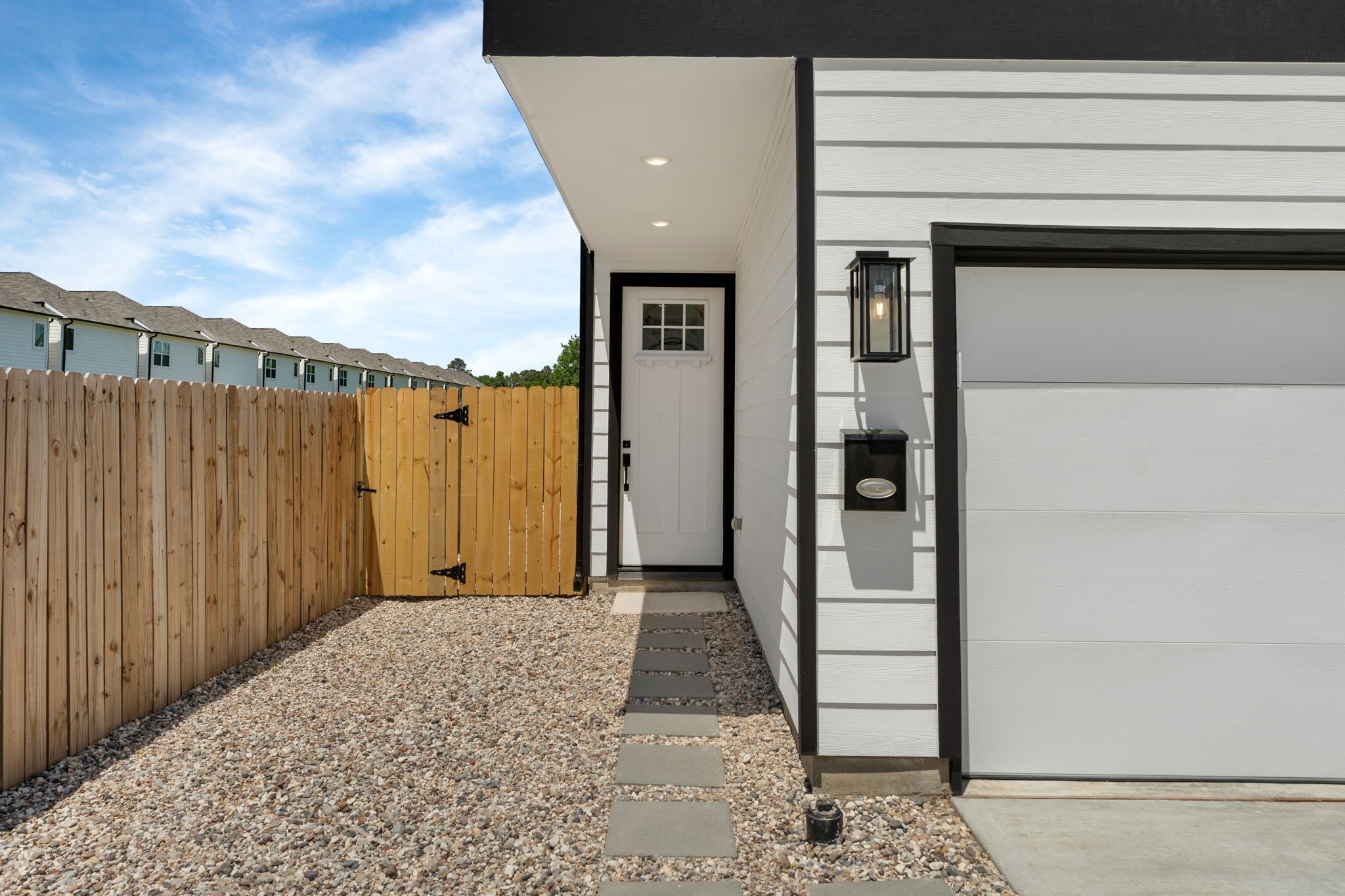 2210 Mansfield Street Houston, TX 77091 - Photo 3 of 36