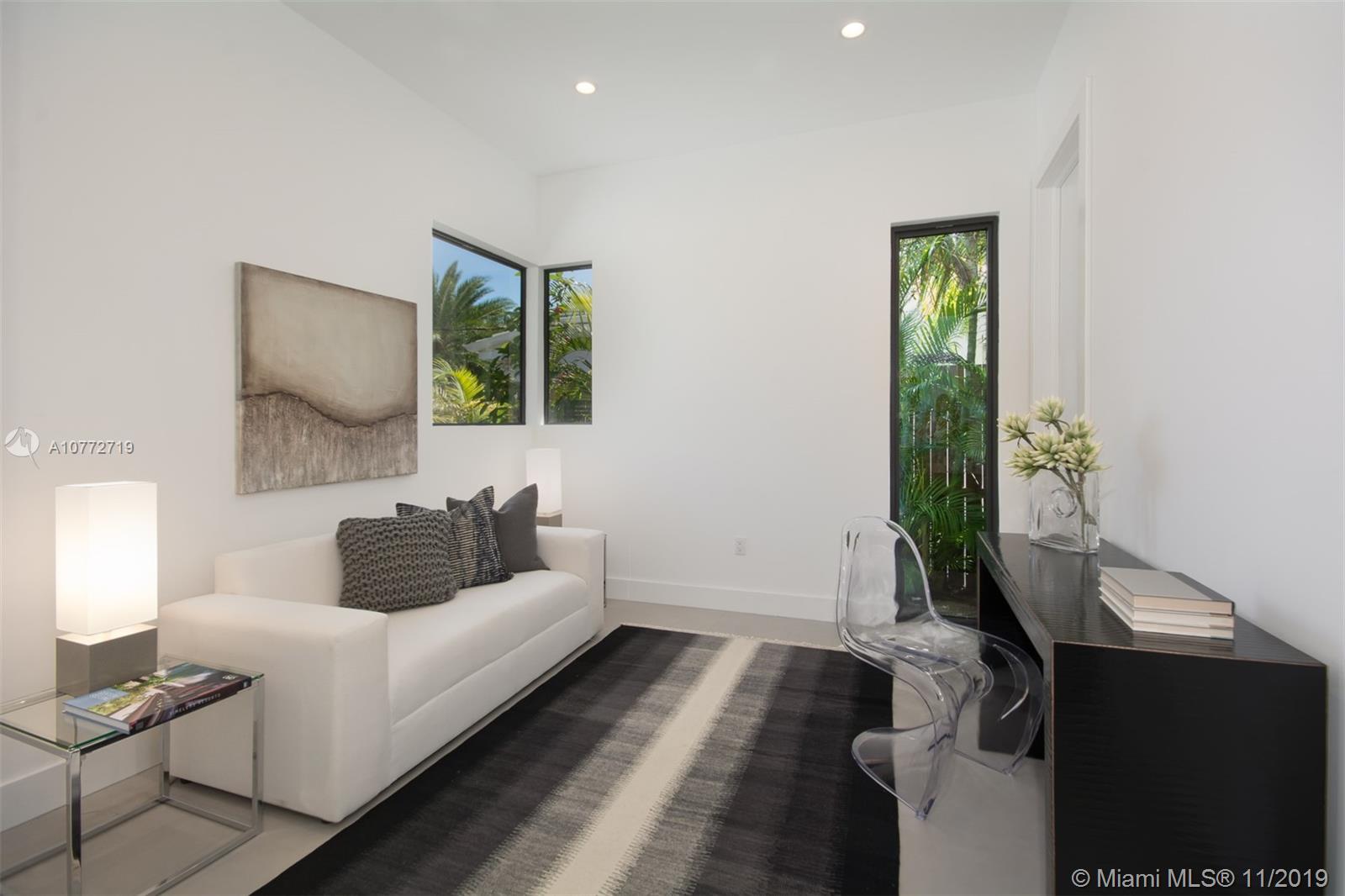 2550 Overbrook Street Miami, FL 33133 - Photo 13 of 19 Fourth Bedroom or Den with Bath