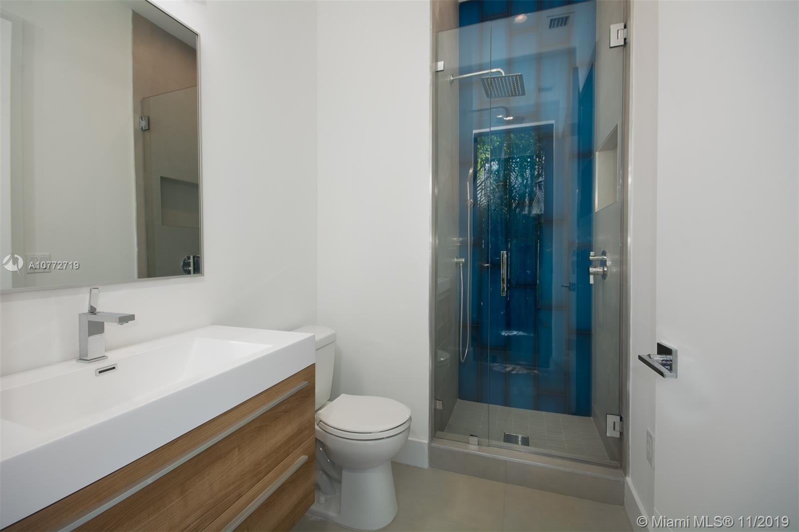 2550 Overbrook Street Miami, FL 33133 - Photo 14 of 19 Guest Bath