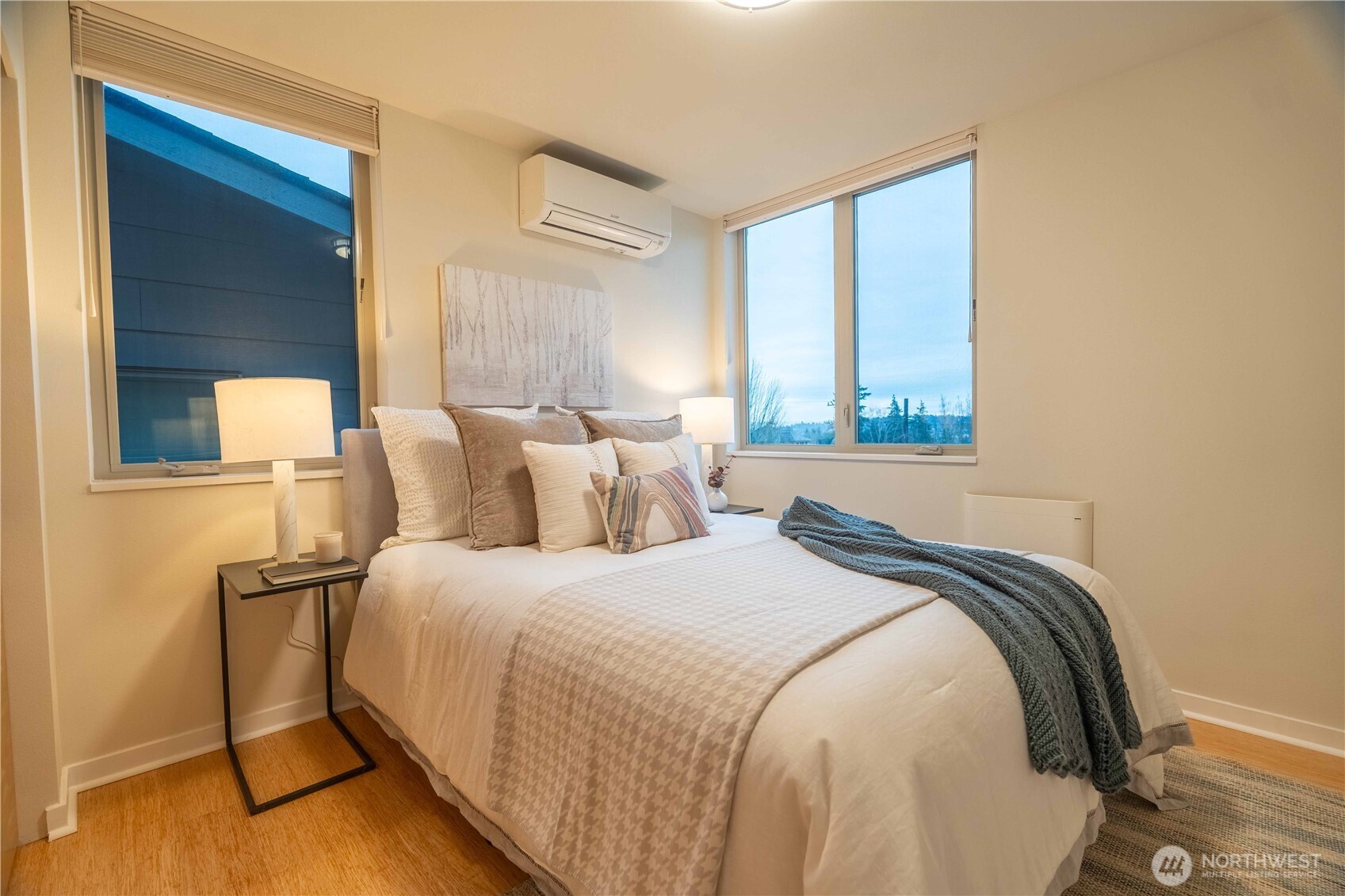 4413 Meridian Avenue North Seattle, WA 98103 - Photo 18 of 32