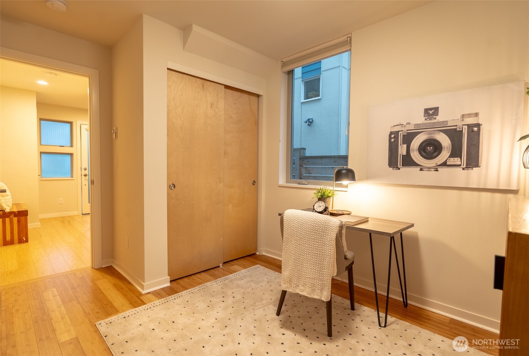 4413 Meridian Avenue North Seattle, WA 98103 - Photo 22 of 32