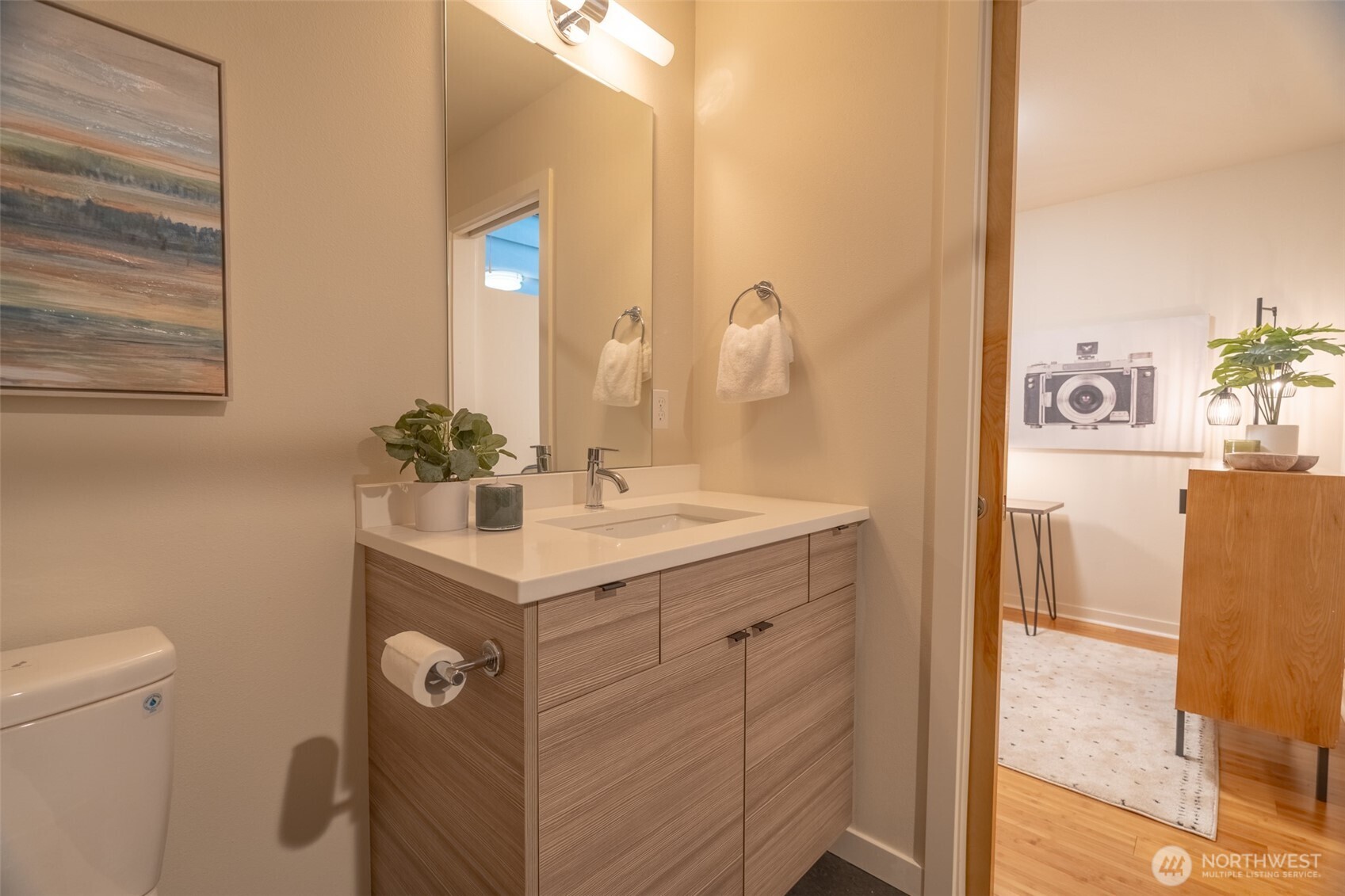 4413 Meridian Avenue North Seattle, WA 98103 - Photo 24 of 32