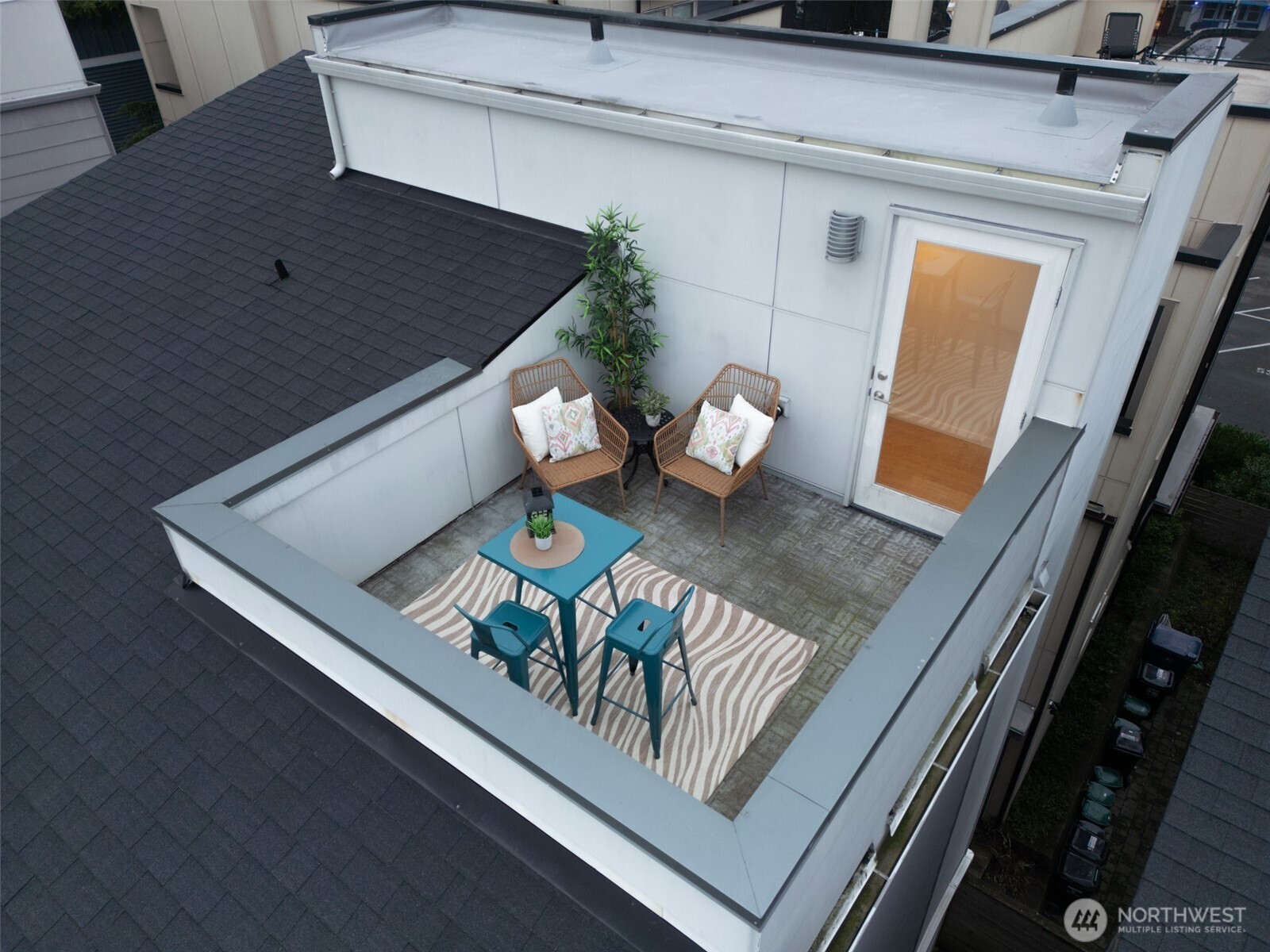 4413 Meridian Avenue North Seattle, WA 98103 - Photo 30 of 32