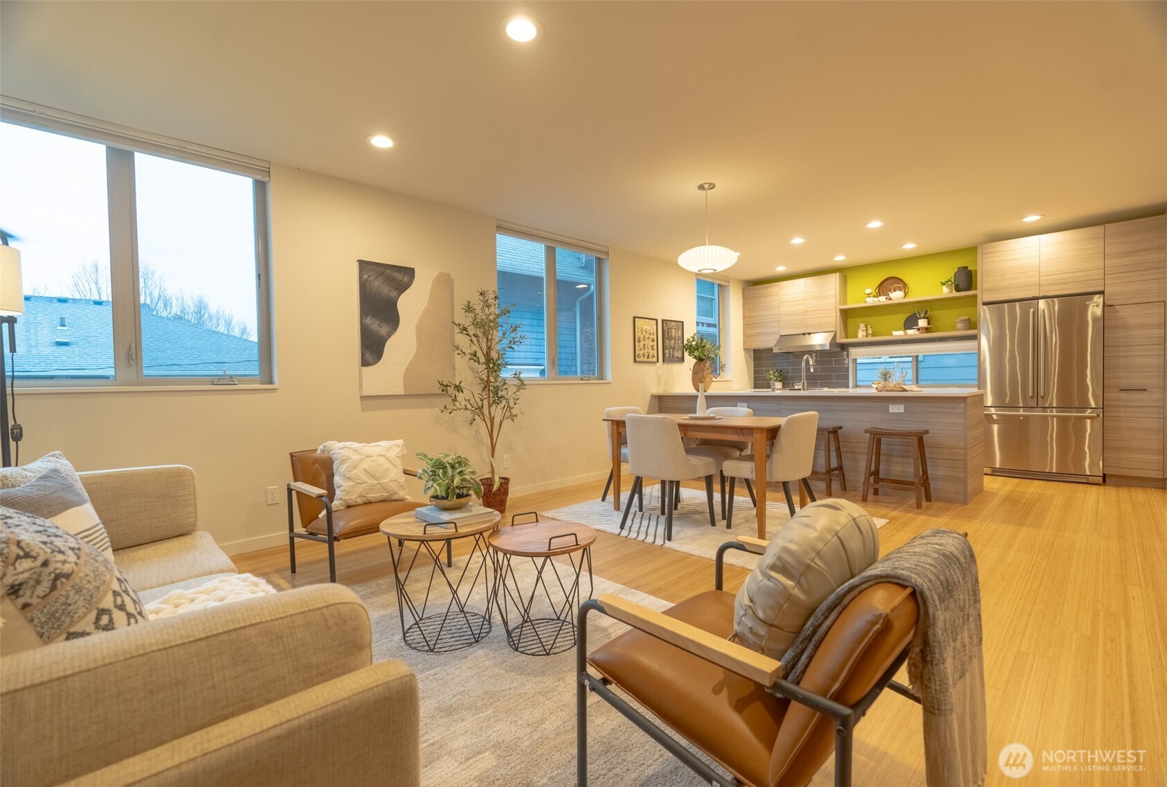 4413 Meridian Avenue North Seattle, WA 98103 - Photo 3 of 32