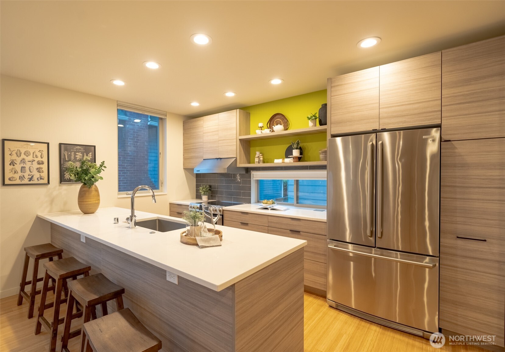 4413 Meridian Avenue North Seattle, WA 98103 - Photo 7 of 32