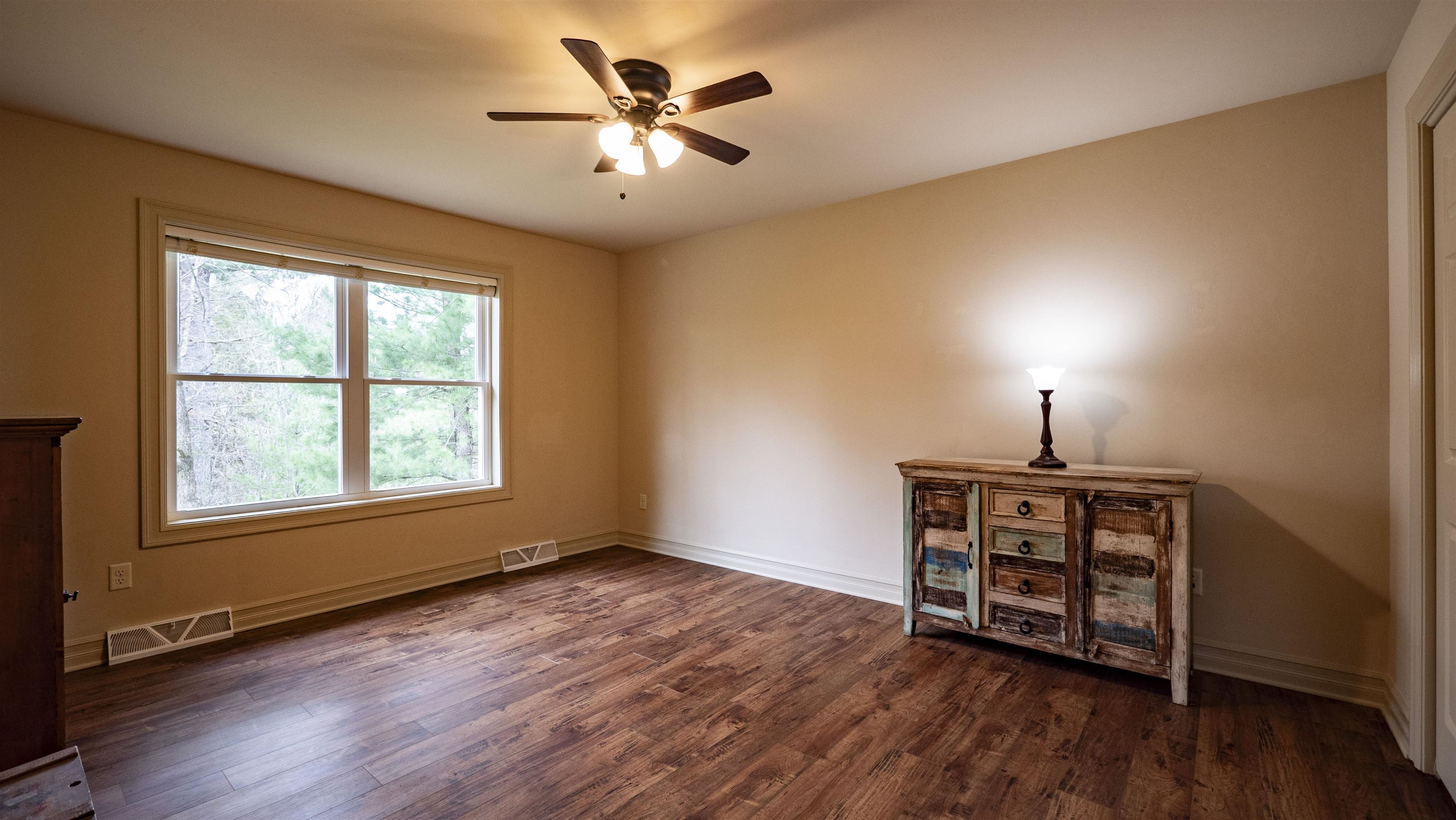 564 Hart Court Waupaca, WI 54981 - Photo 13 of 29