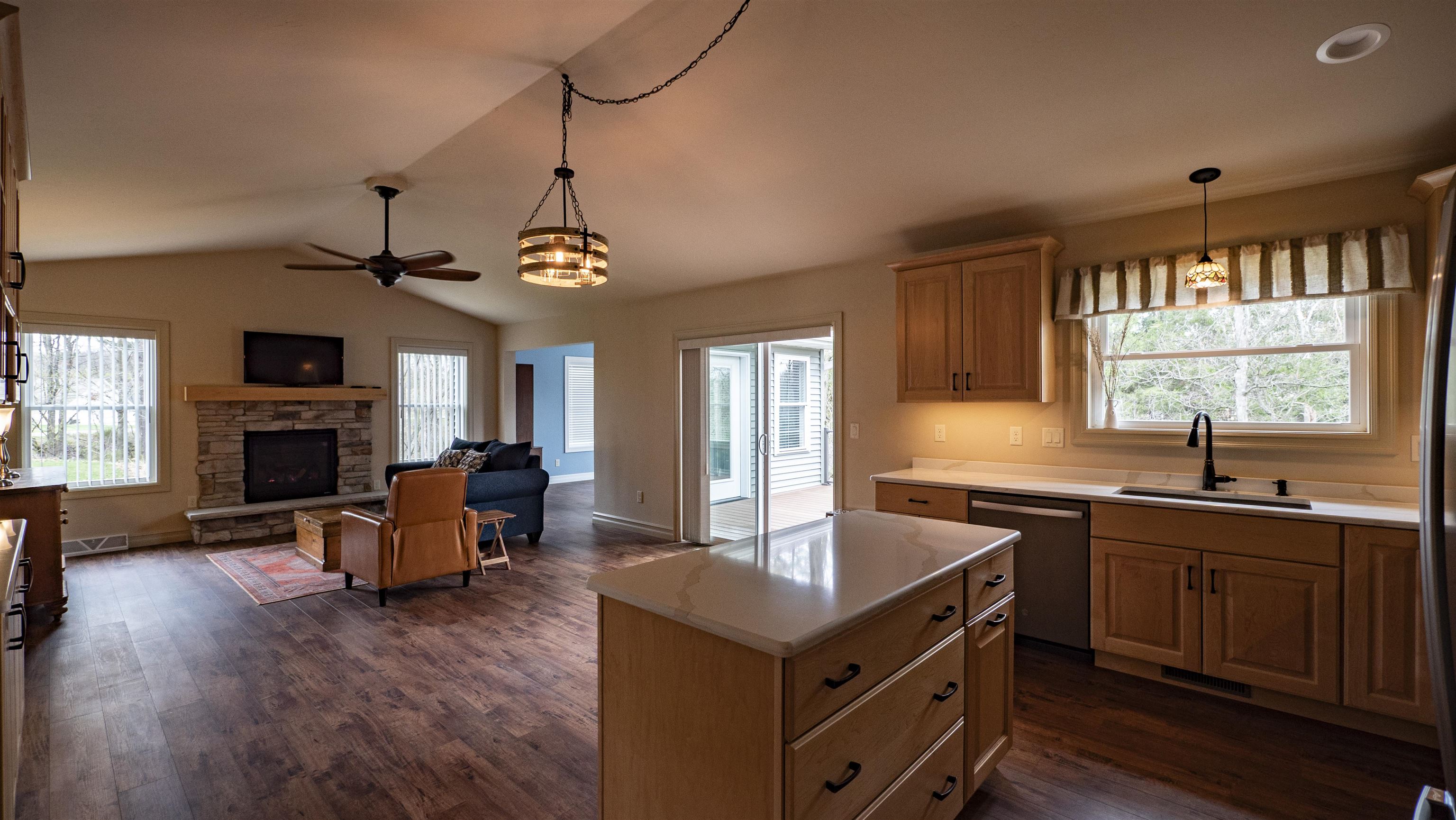 564 Hart Court Waupaca, WI 54981 - Photo 5 of 29