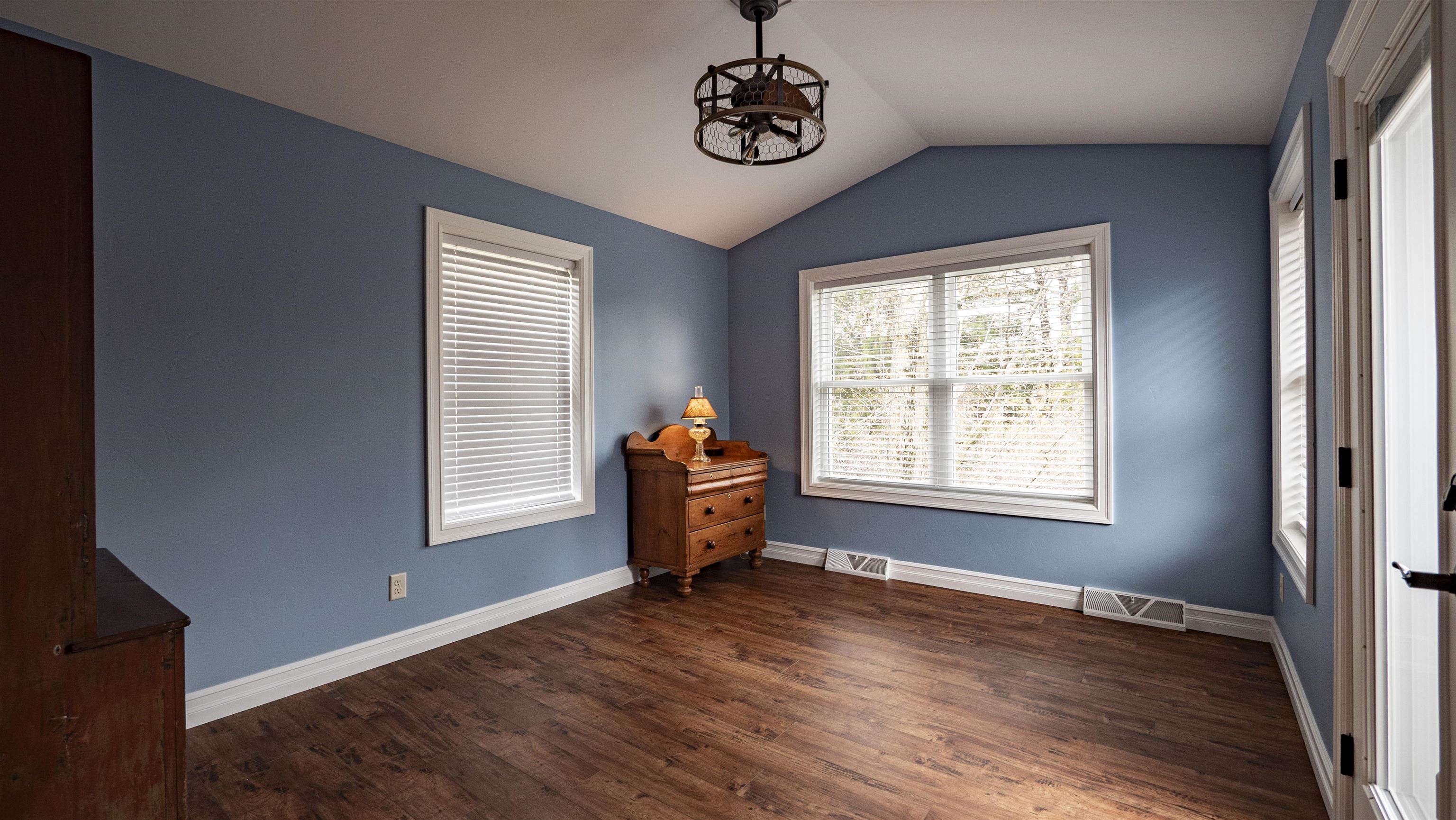 564 Hart Court Waupaca, WI 54981 - Photo 10 of 29
