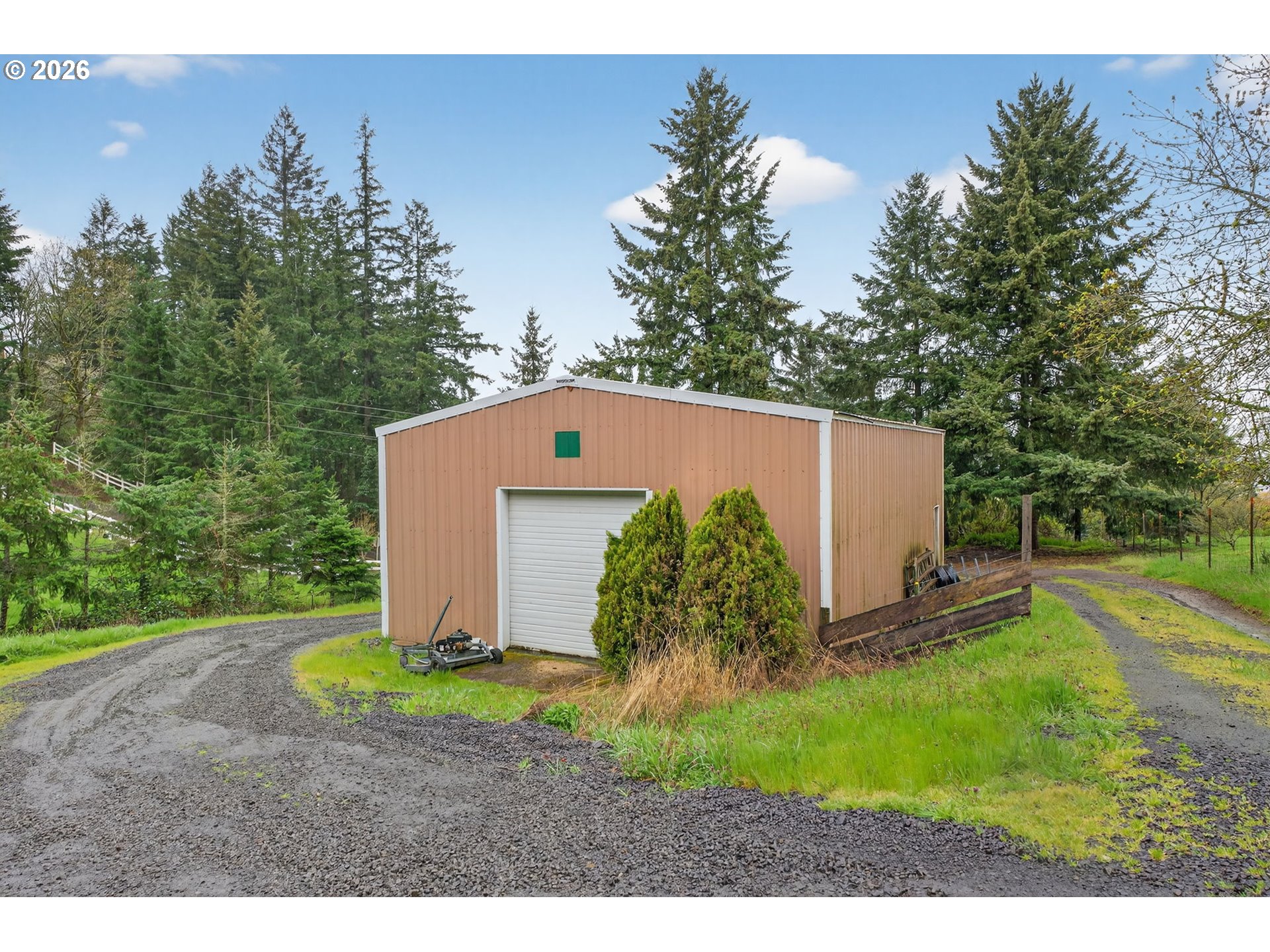 32895 Northeast Old Parrett Mountain Road Newberg, OR 97132 - Photo 34 of 48 a view of a backyard