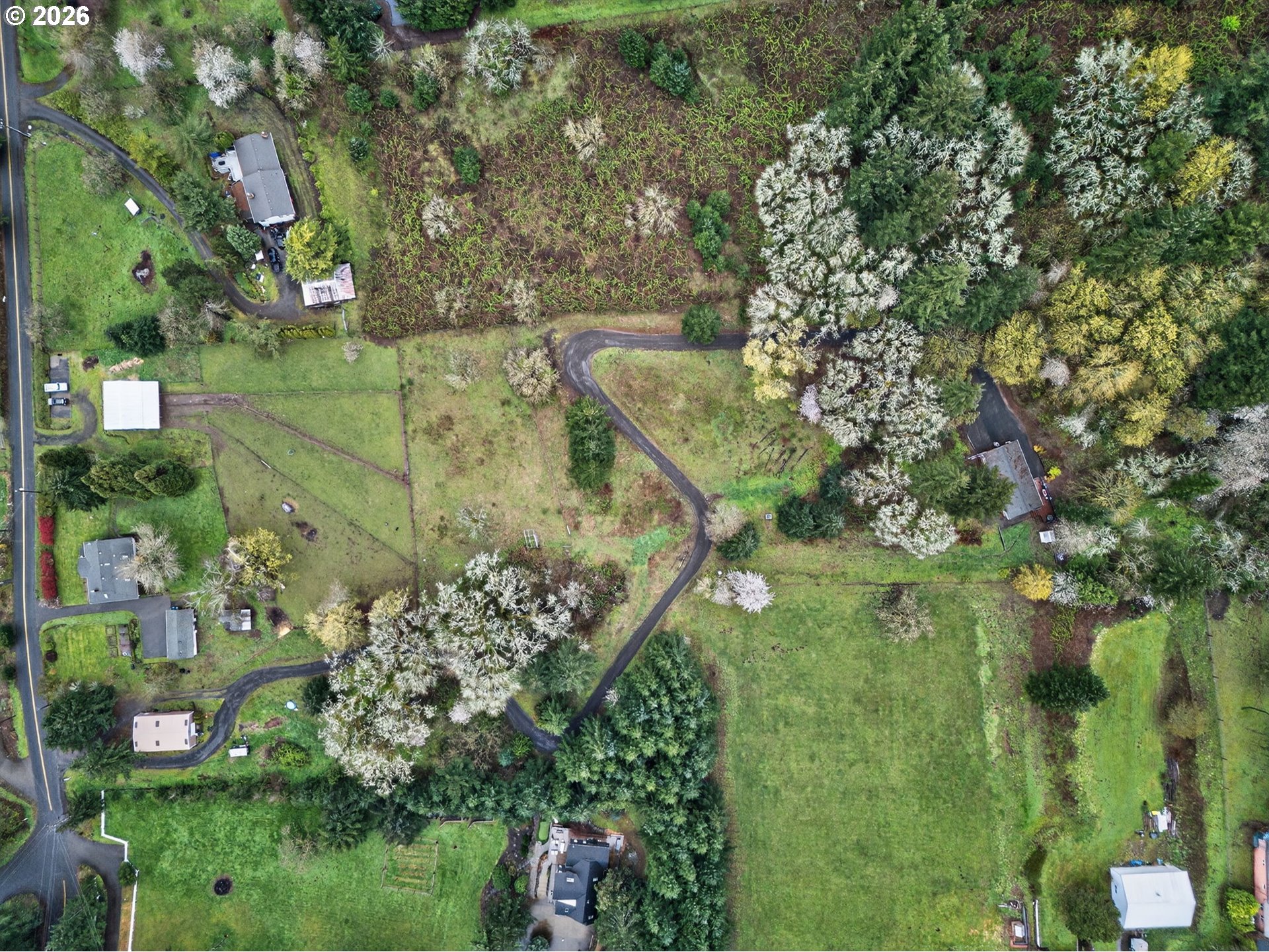 32895 Northeast Old Parrett Mountain Road Newberg, OR 97132 - Photo 36 of 48 a view of a garden
