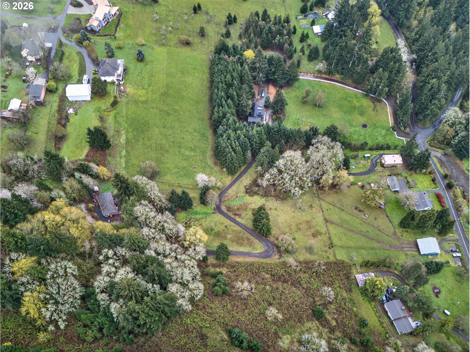 32895 Northeast Old Parrett Mountain Road Newberg, OR 97132 - Photo 42 of 48 a view of flowers in a garden