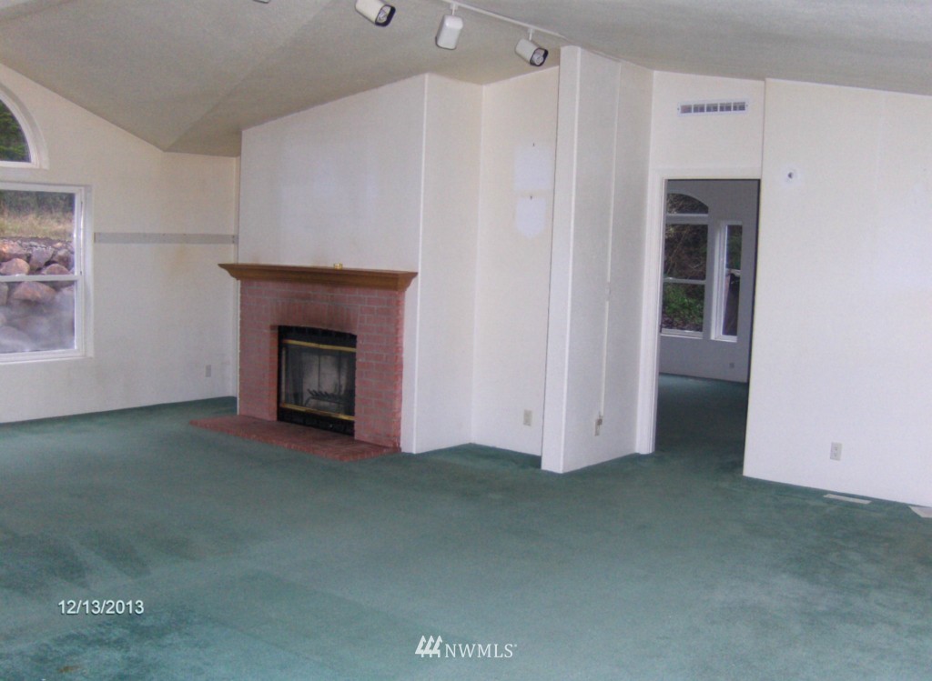 673 Curtis Hill Road, Unit F Chehalis, WA 98532 - Photo 7 of 9